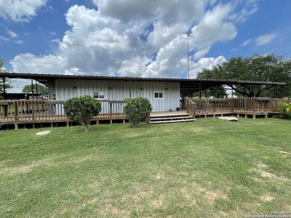 10581 Fm 2200, Yancey, TX 78886