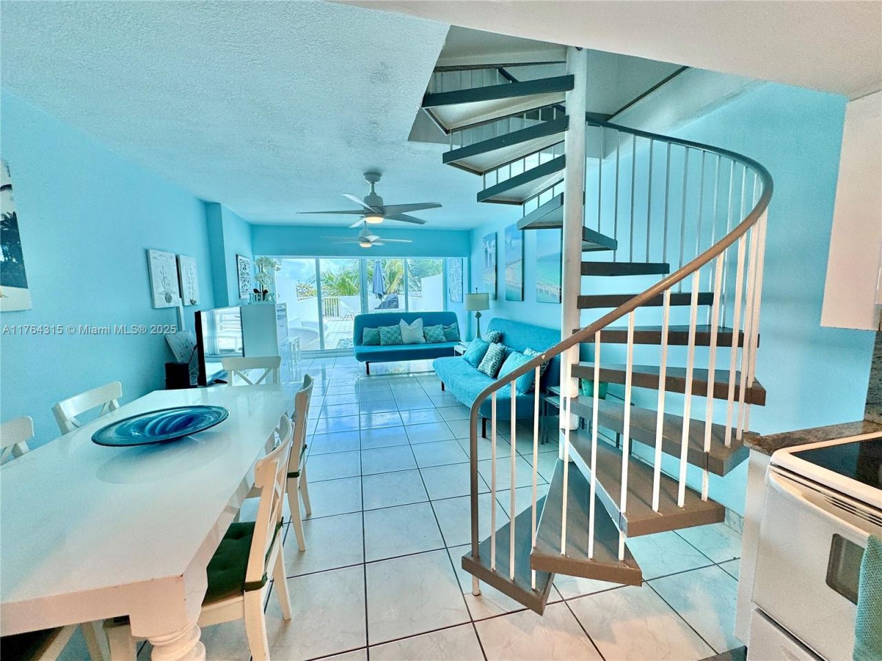 5445 Collins Ave, Unit TH-11, Miami Beach, FL 33140 Photo