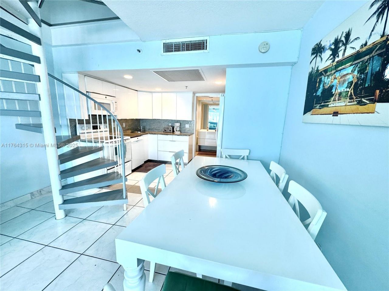 5445 Collins Ave, Unit TH-11, Miami Beach, FL 33140 Photo