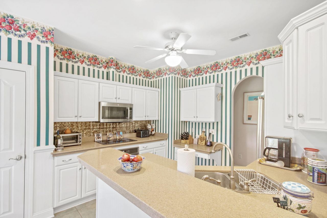 75 Haig Court Photo 18