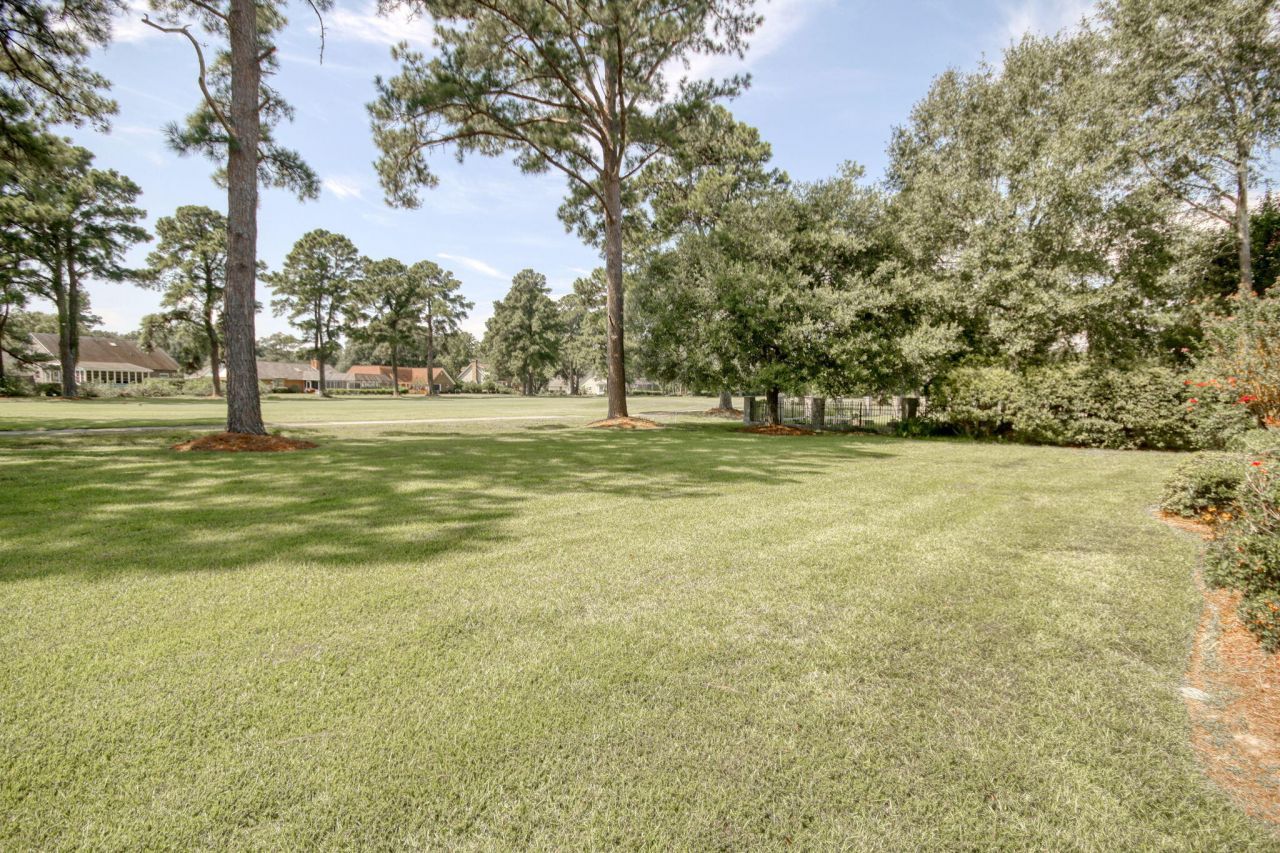 75 Haig Court Photo 45