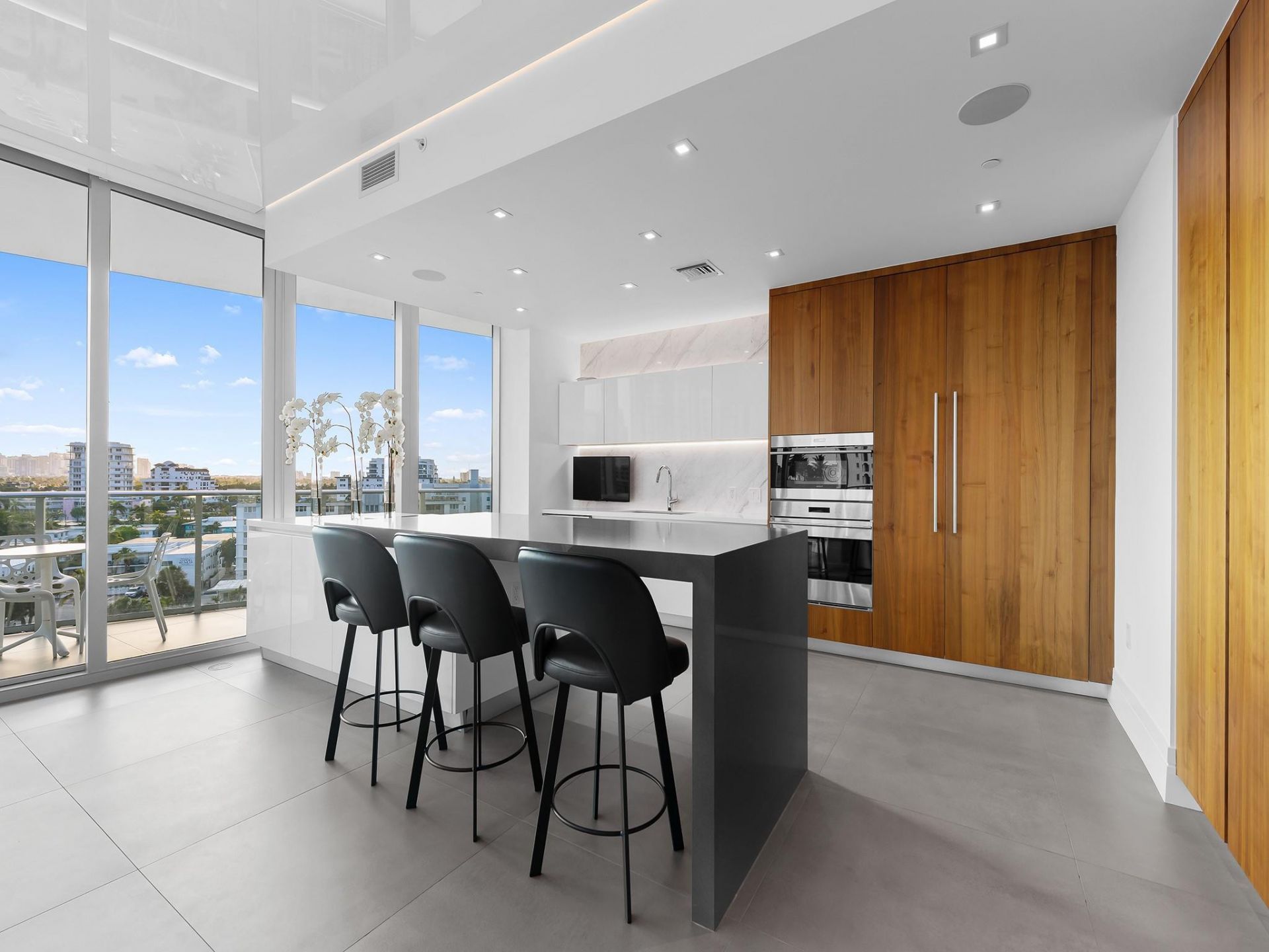 701 N Fort Lauderdale Beach Boulevard, Unit 605, Fort Lauderdale, FL 33304 Photo