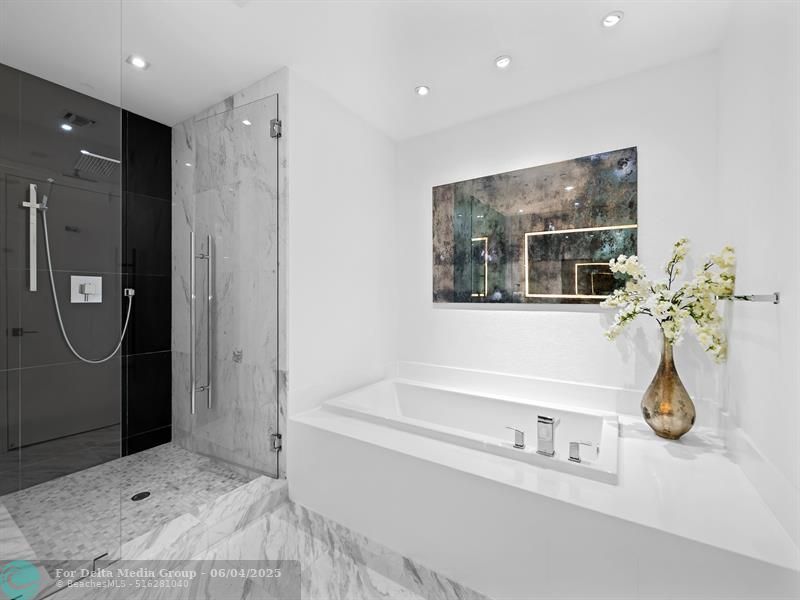 701 N Fort Lauderdale Beach Boulevard, Unit 605, Fort Lauderdale, FL 33304 Photo