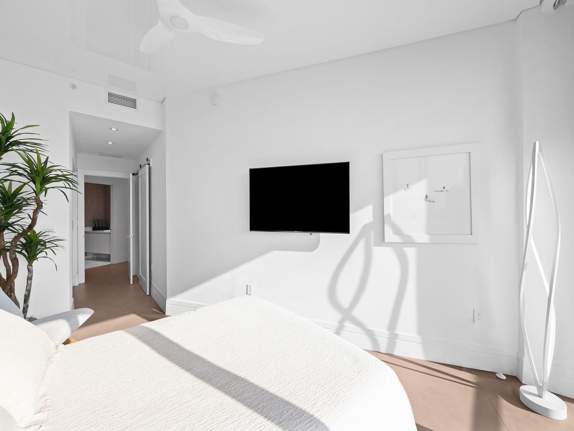 701 N Fort Lauderdale Beach Boulevard, Unit 605, Fort Lauderdale, FL 33304 Photo