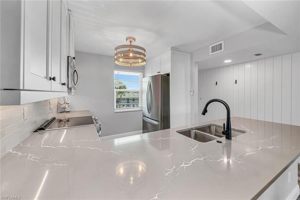 4200 Belair Ln, Unit 303, Naples, FL 34103 Photo