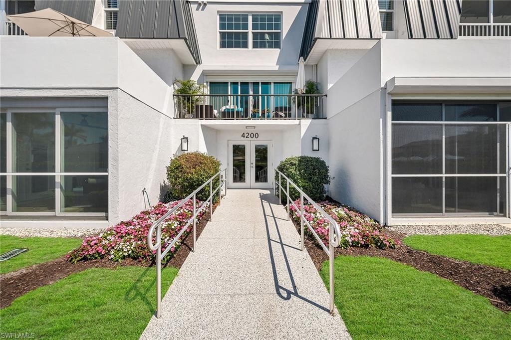 4200 Belair Ln, Unit 303, Naples, FL 34103 Photo