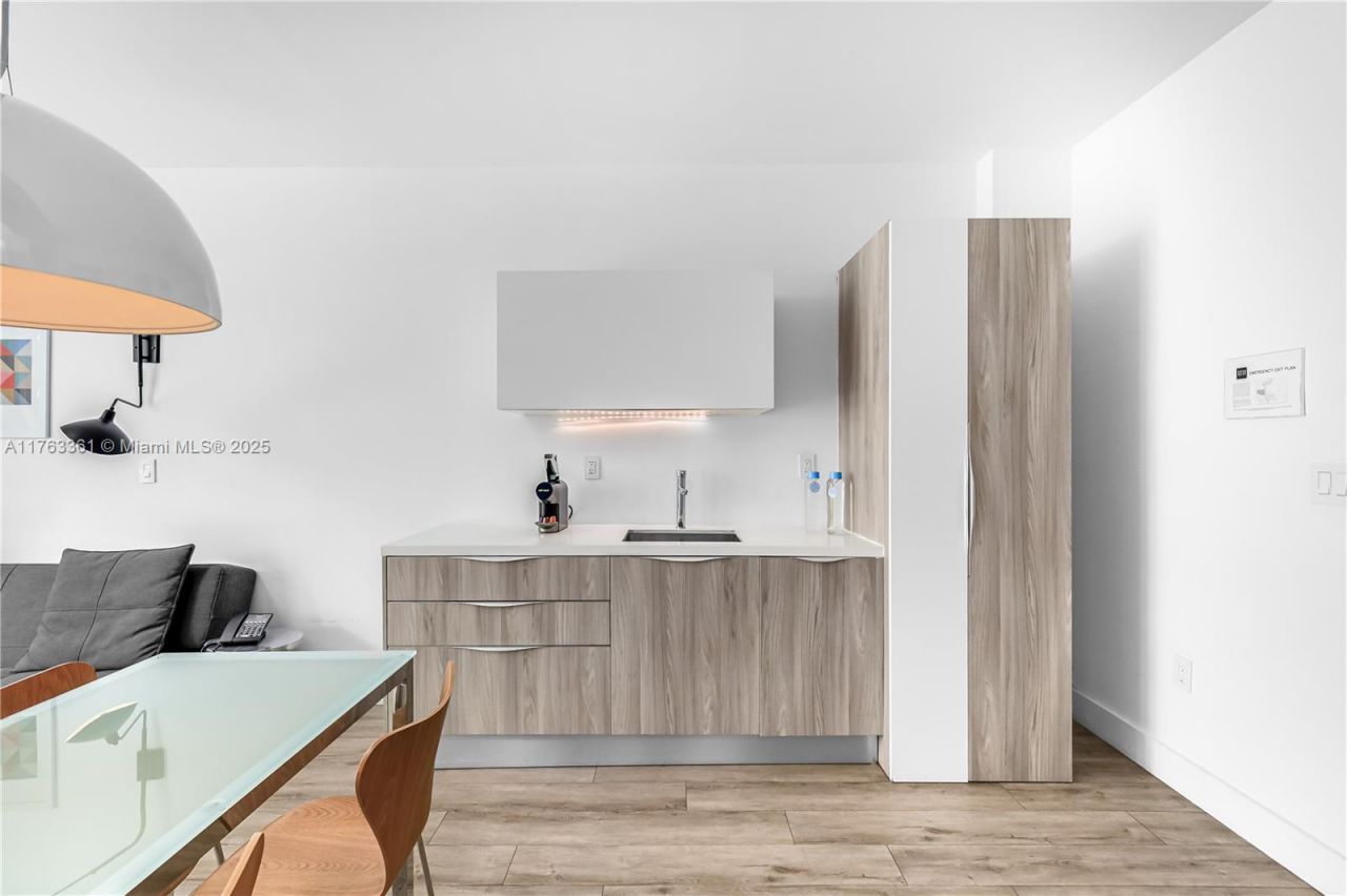 1215 West Ave, Unit 203, Miami Beach, FL 33139 Photo