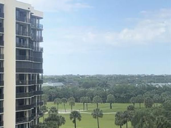 2425 Presidential Way, Unit 705, West Palm Beach, FL 33401