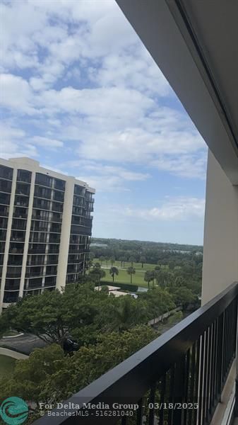 2425 Presidential Way, Unit 705, West Palm Beach, FL 33401 Photo