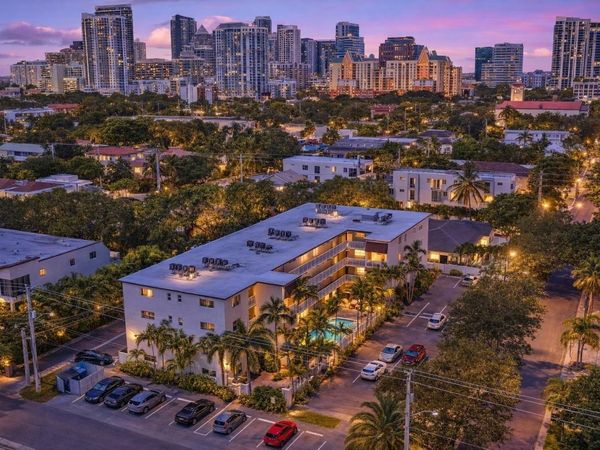 1220 NE 3rd Street, Unit 205, Fort Lauderdale, FL 33301