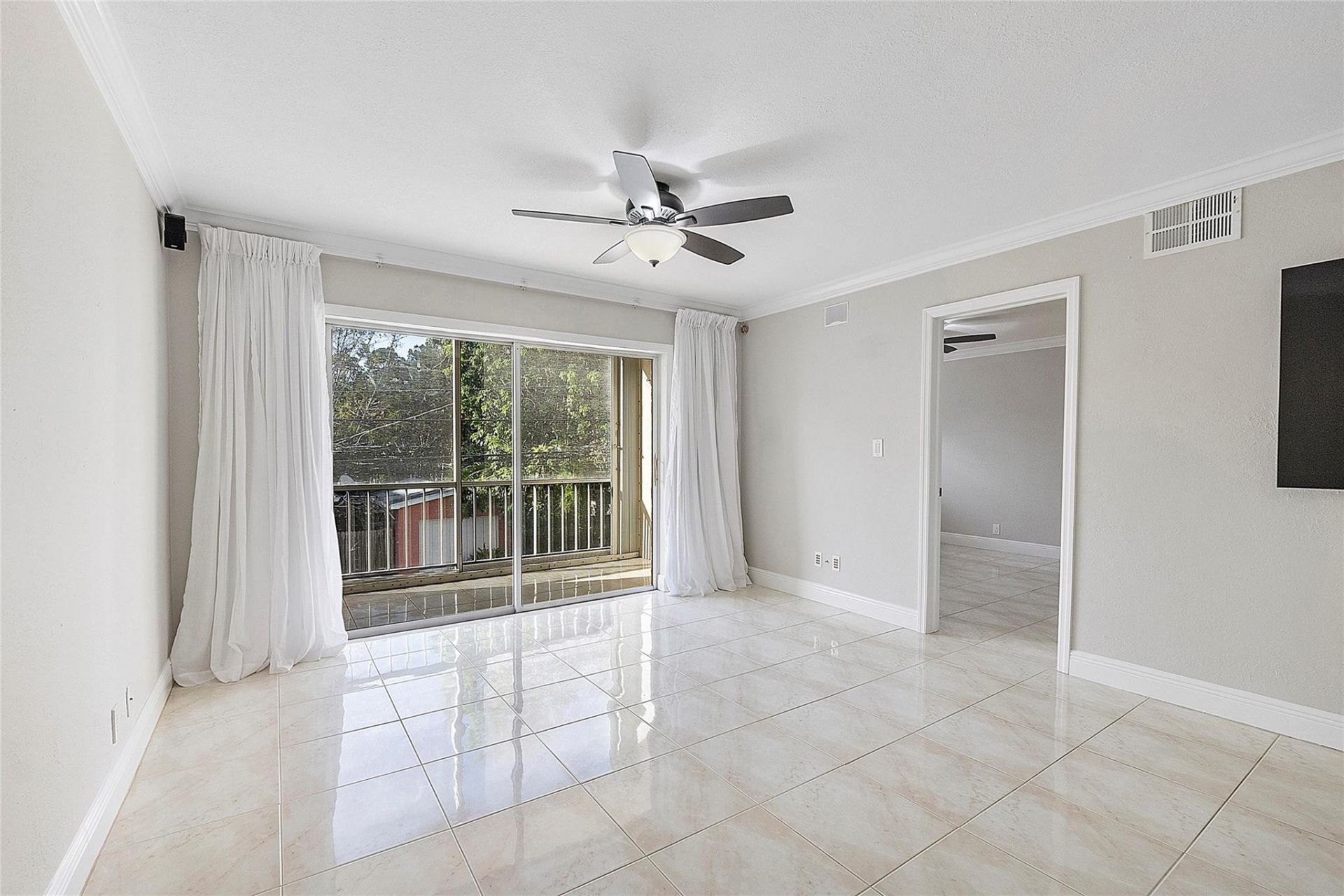 1220 NE 3rd Street, Unit 205, Fort Lauderdale, FL 33301 Photo