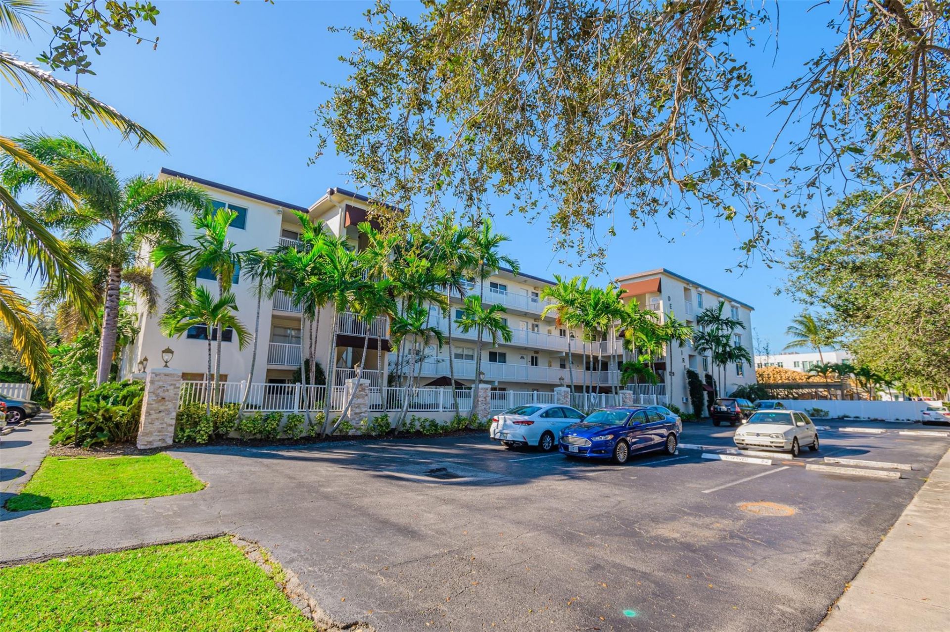 1220 NE 3rd Street, Unit 205, Fort Lauderdale, FL 33301 Photo