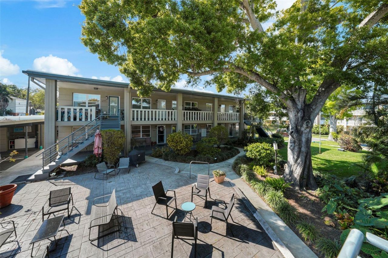 426 32nd Avenue N, Unit 102E, Saint Petersburg, FL 33704 Photo