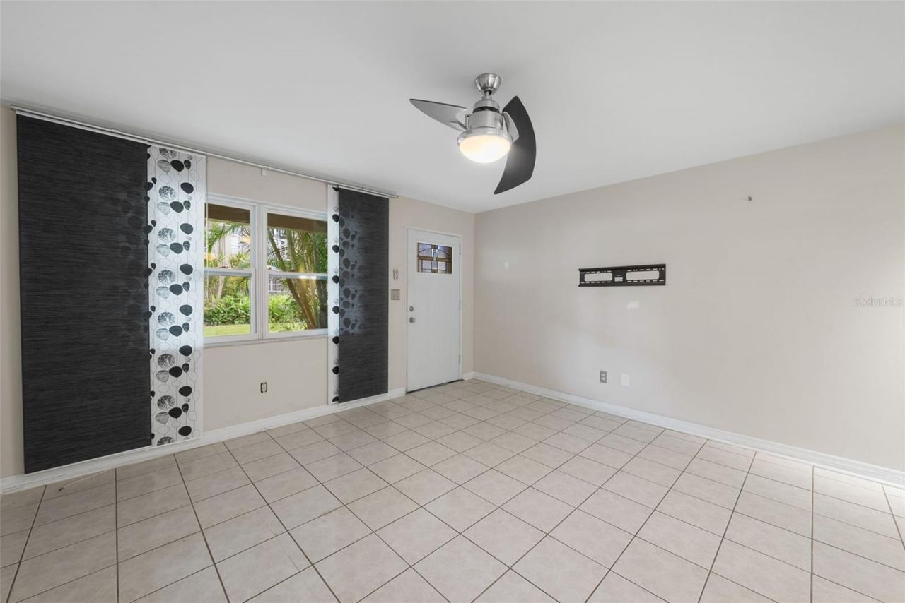 426 32nd Avenue N, Unit 102E, Saint Petersburg, FL 33704 Photo