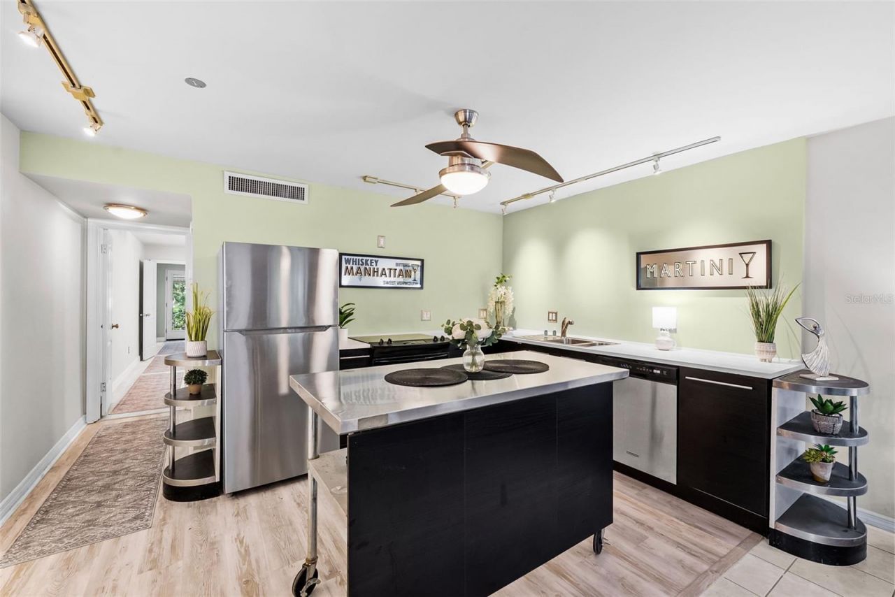 426 32nd Avenue N, Unit 102E, Saint Petersburg, FL 33704 Photo