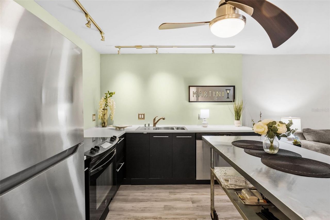 426 32nd Avenue N, Unit 102E, Saint Petersburg, FL 33704 Photo