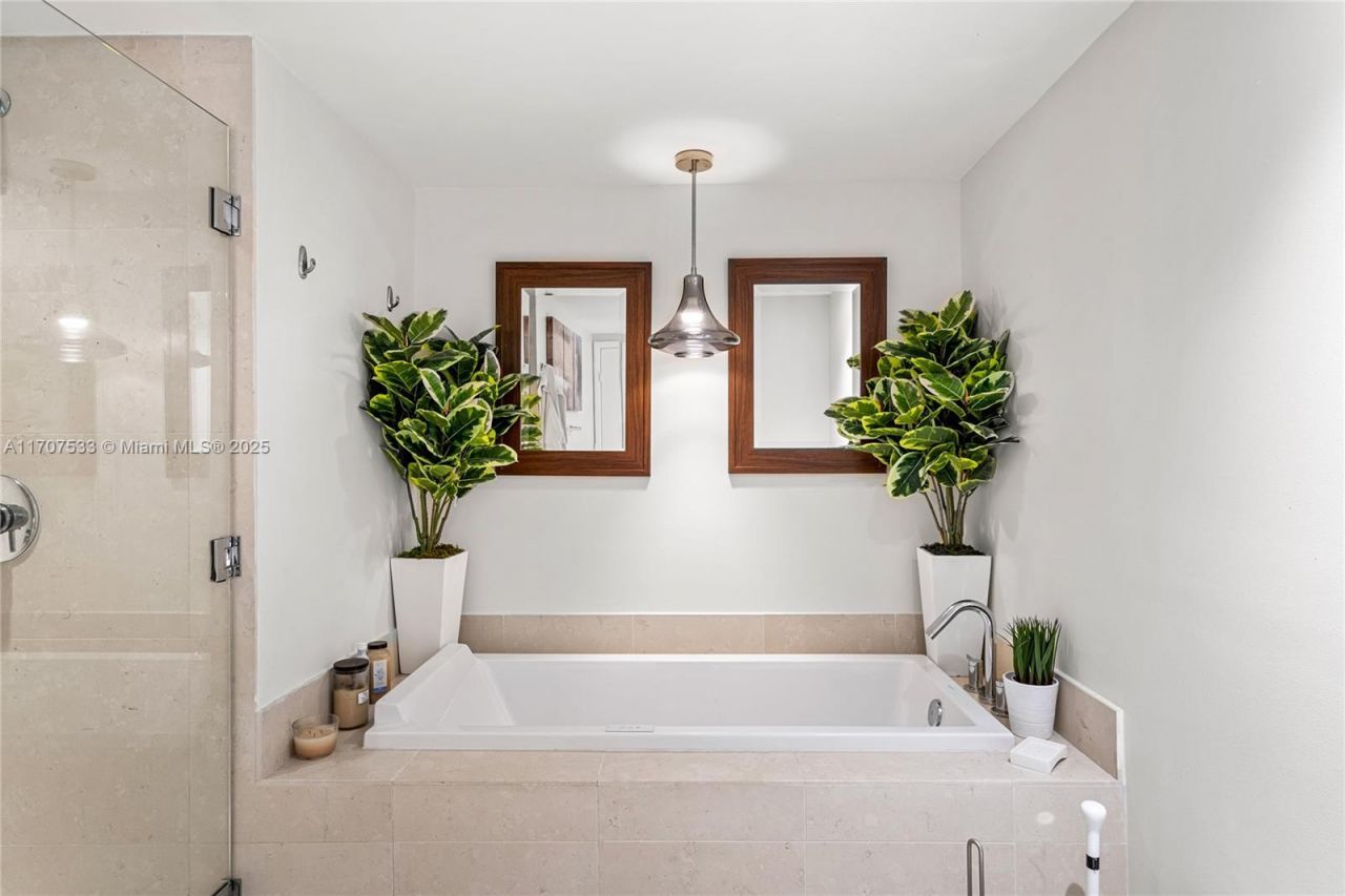 495 Brickell Ave, Unit 1702, Miami, FL 33131 Photo