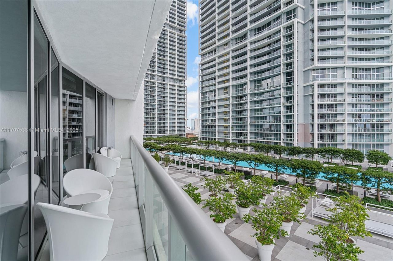 495 Brickell Ave, Unit 1702, Miami, FL 33131 Photo