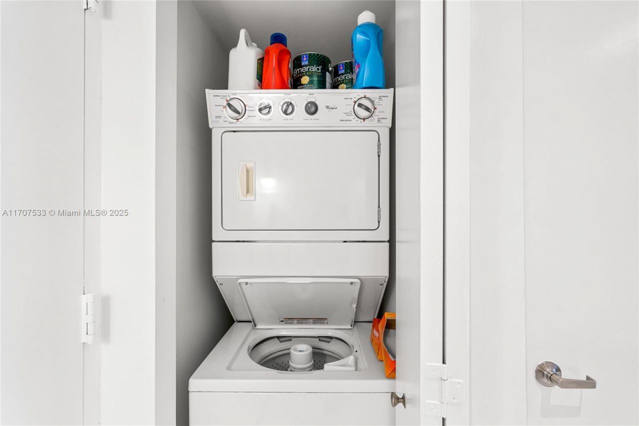 495 Brickell Ave, Unit 1702, Miami, FL 33131 Photo