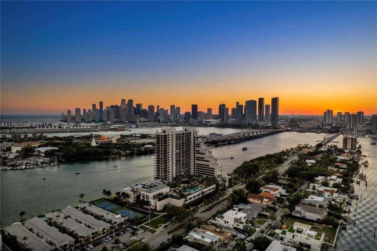1000 Venetian Way, Unit 810, Miami, FL 33139 Photo