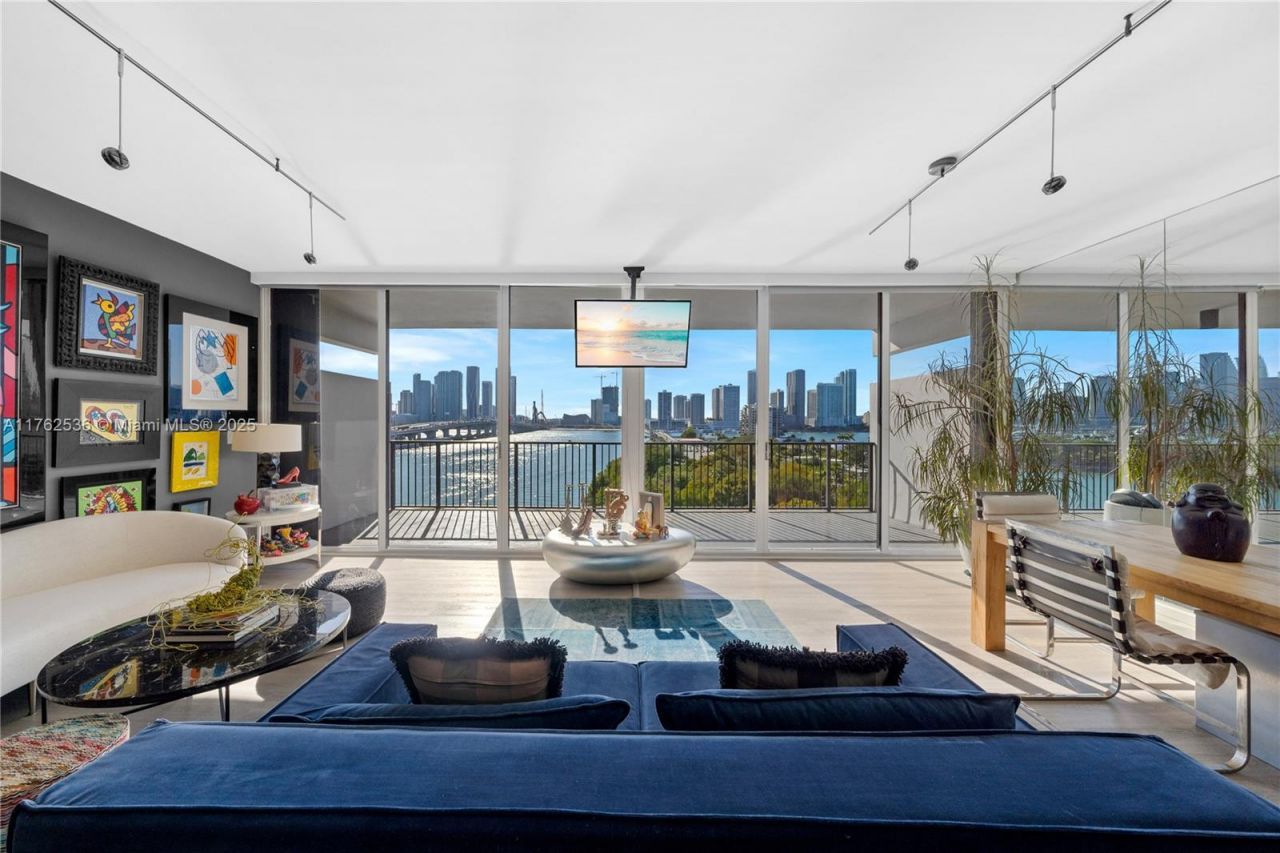 1000 Venetian Way, Unit 810, Miami, FL 33139 Photo