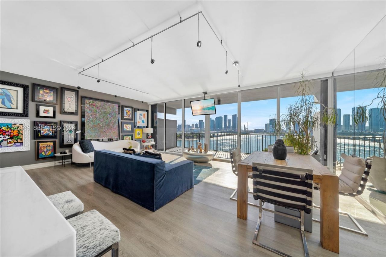 1000 Venetian Way, Unit 810, Miami, FL 33139 Photo