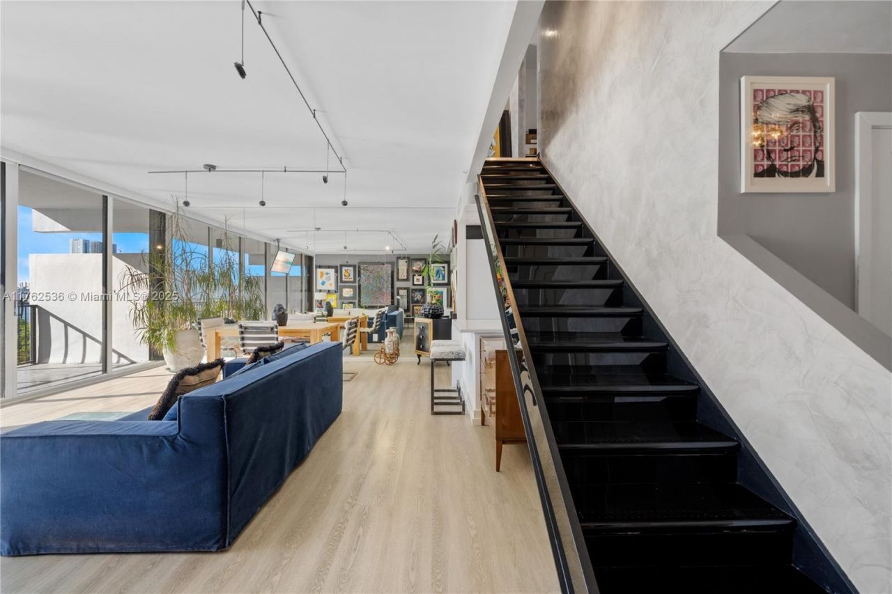 1000 Venetian Way, Unit 810, Miami, FL 33139 Photo