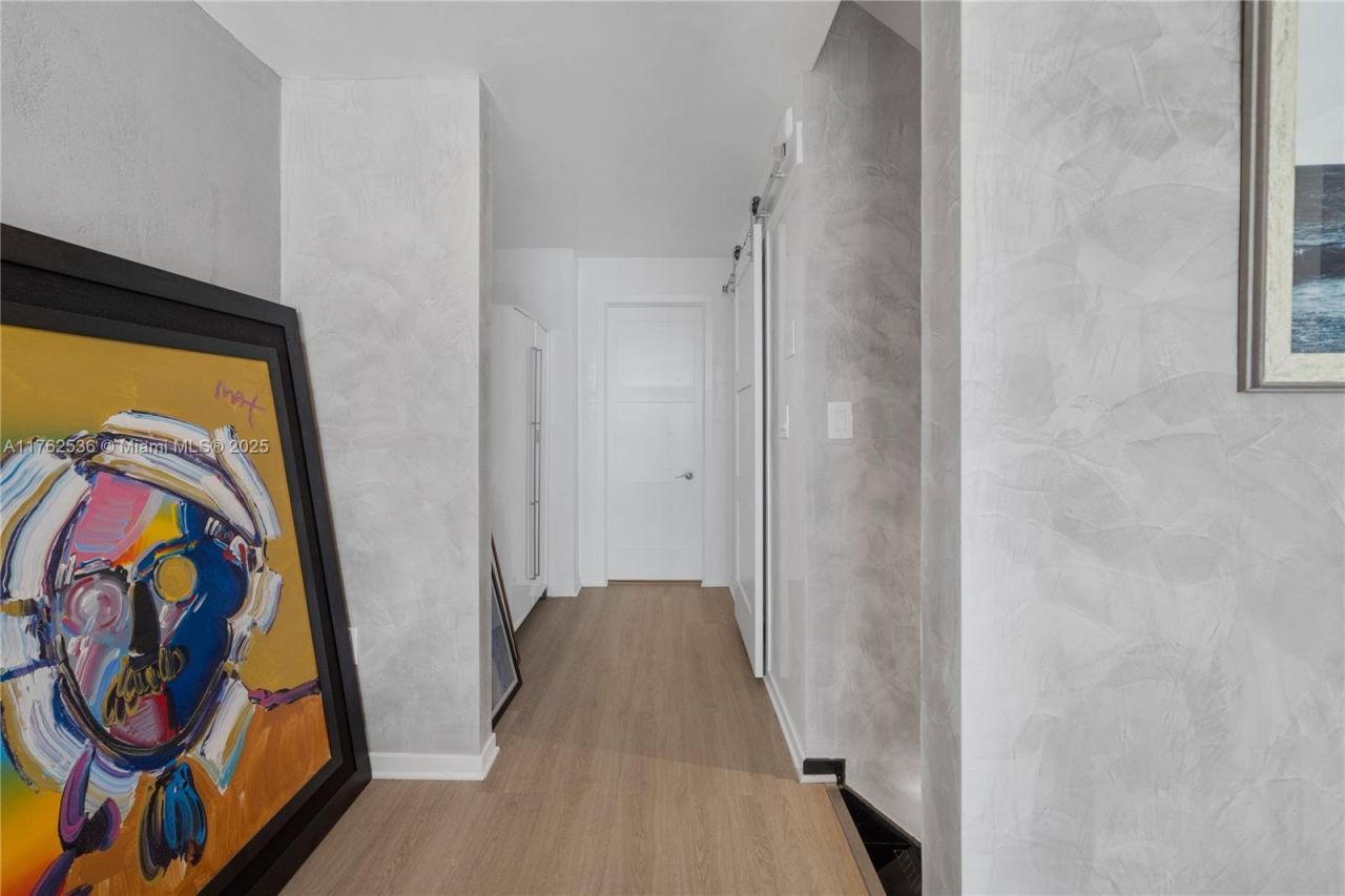 1000 Venetian Way, Unit 810, Miami, FL 33139 Photo