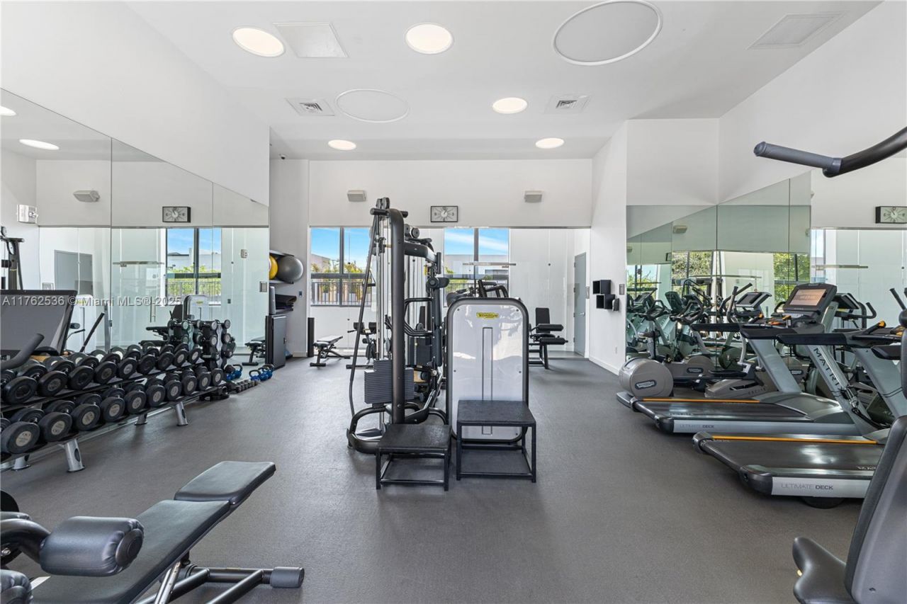 1000 Venetian Way, Unit 810, Miami, FL 33139 Photo