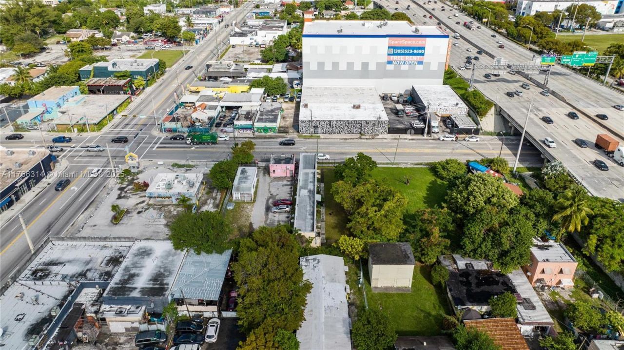 660,662,664 NW 29th St, Miami, FL 33127 Photo