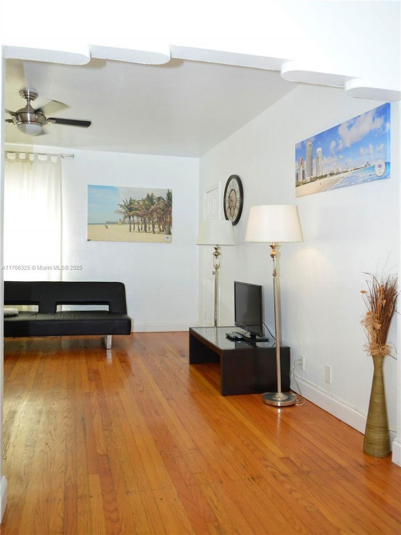 1021 Euclid Ave, Unit 8, Miami Beach, FL 33139 Photo