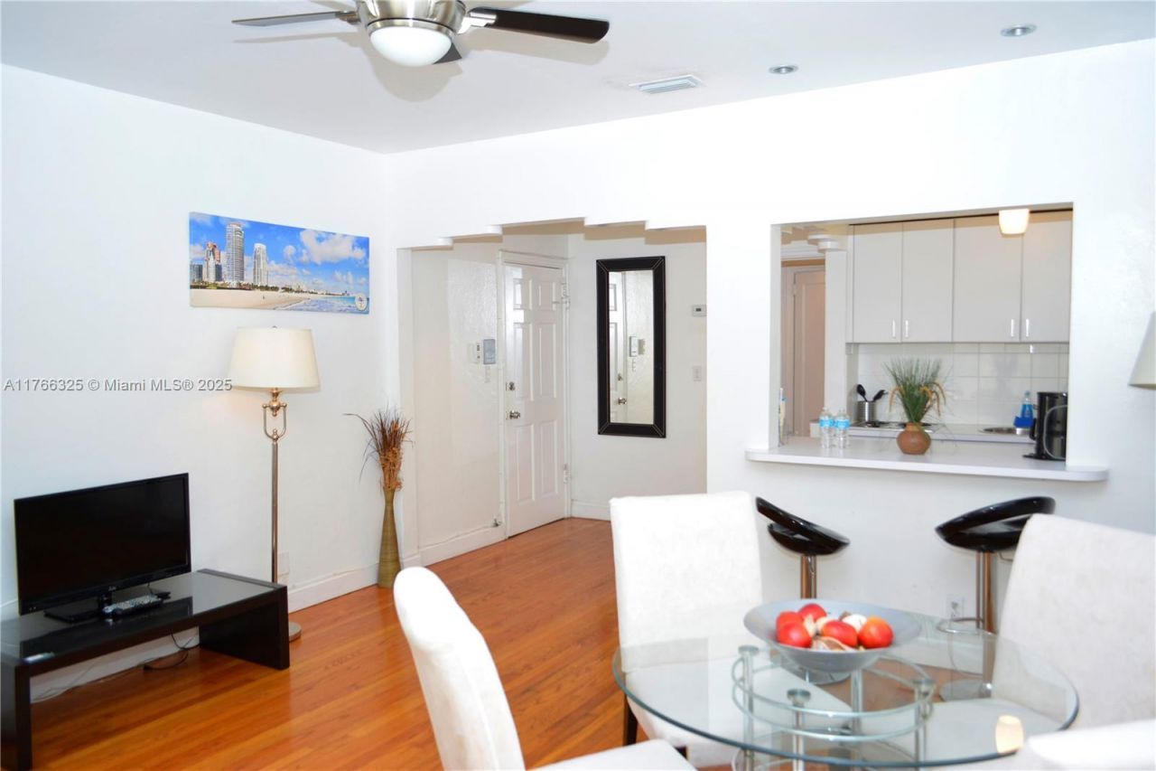 1021 Euclid Ave, Unit 8, Miami Beach, FL 33139 Photo