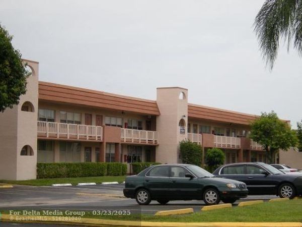 9101 Sunrise Lakes Boulevard, Unit 206, Sunrise, FL 33322