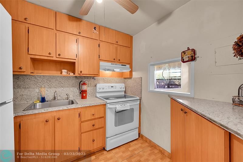 9101 Sunrise Lakes Boulevard, Unit 206, Sunrise, FL 33322 Photo