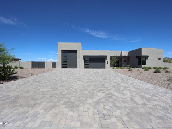 1940 E Creek Canyon Road, Phoenix, AZ 85086
