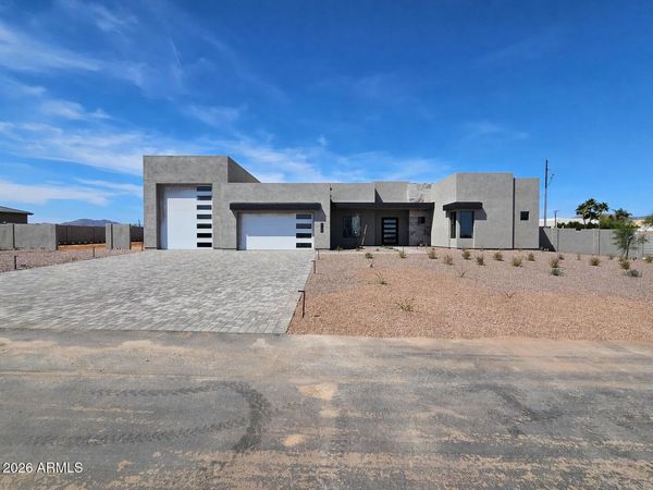 1940 E Creek Canyon Road, Phoenix, AZ 85086