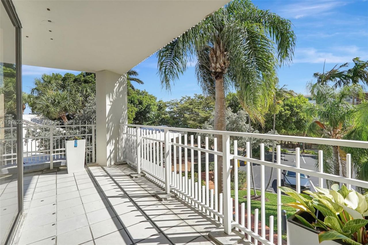 4000 Towerside Ter, Unit 302, Miami, FL 33138 Photo