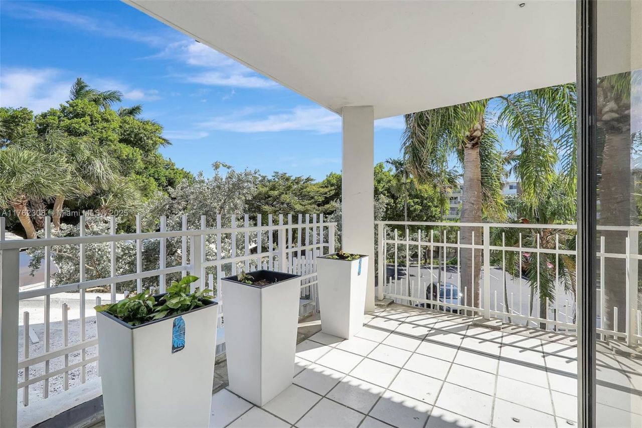 4000 Towerside Ter, Unit 302, Miami, FL 33138 Photo