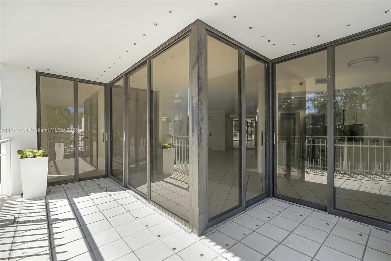 4000 Towerside Ter, Unit 302, Miami, FL 33138 Photo