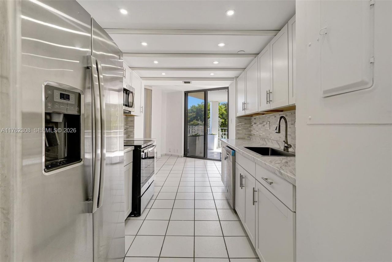 4000 Towerside Ter, Unit 302, Miami, FL 33138 Photo
