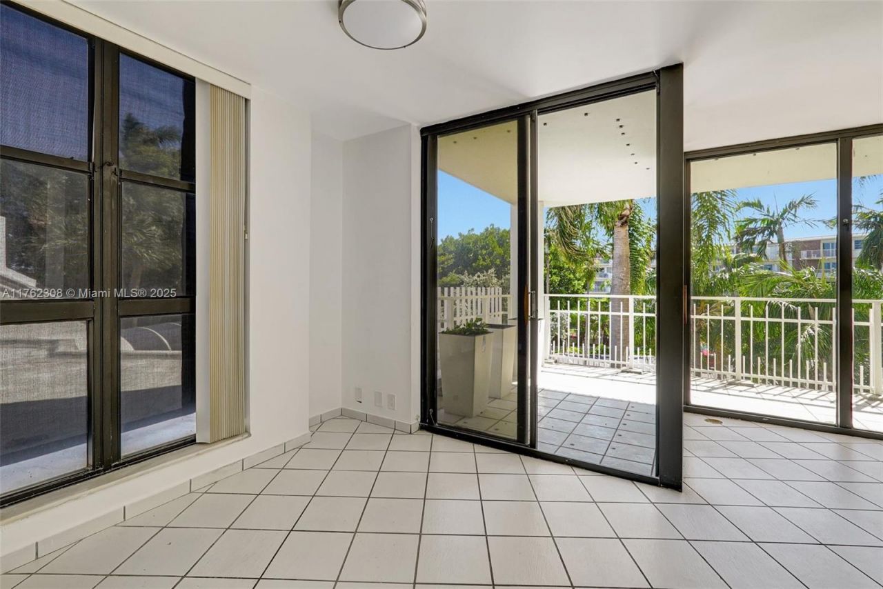 4000 Towerside Ter, Unit 302, Miami, FL 33138 Photo