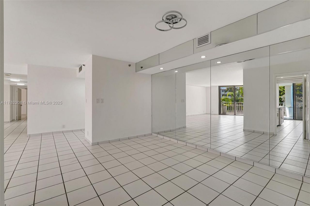 4000 Towerside Ter, Unit 302, Miami, FL 33138 Photo