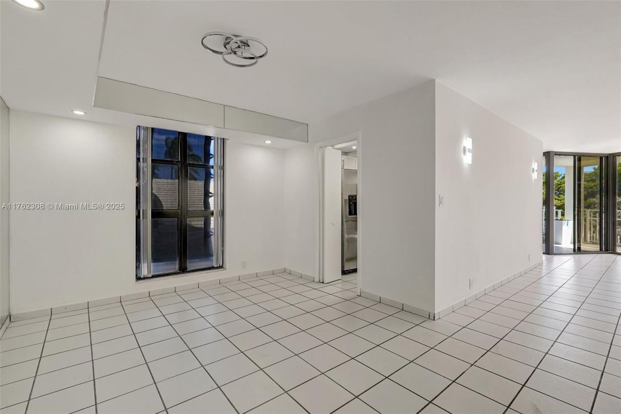 4000 Towerside Ter, Unit 302, Miami, FL 33138 Photo