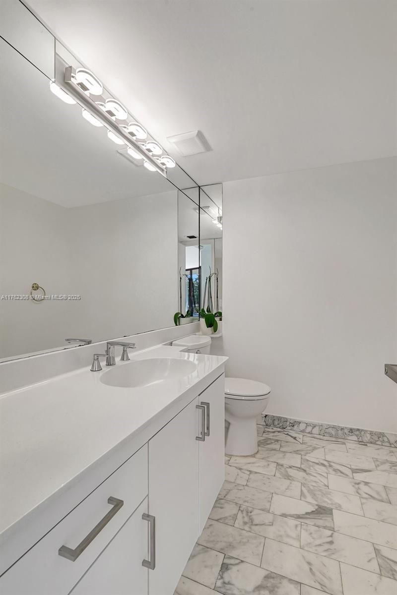 4000 Towerside Ter, Unit 302, Miami, FL 33138 Photo