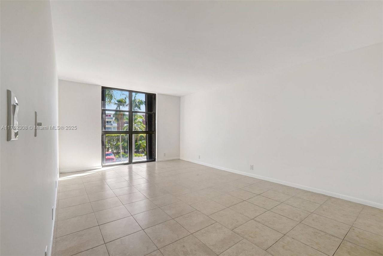 4000 Towerside Ter, Unit 302, Miami, FL 33138 Photo