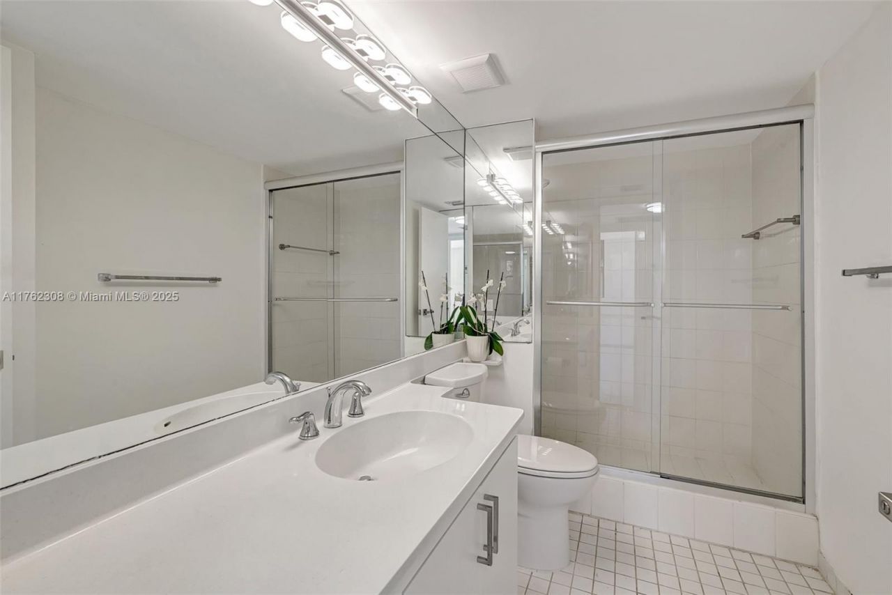 4000 Towerside Ter, Unit 302, Miami, FL 33138 Photo
