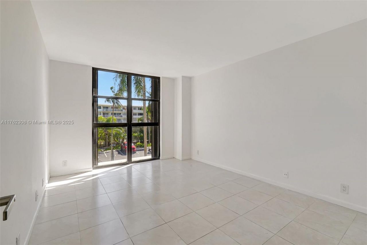 4000 Towerside Ter, Unit 302, Miami, FL 33138 Photo
