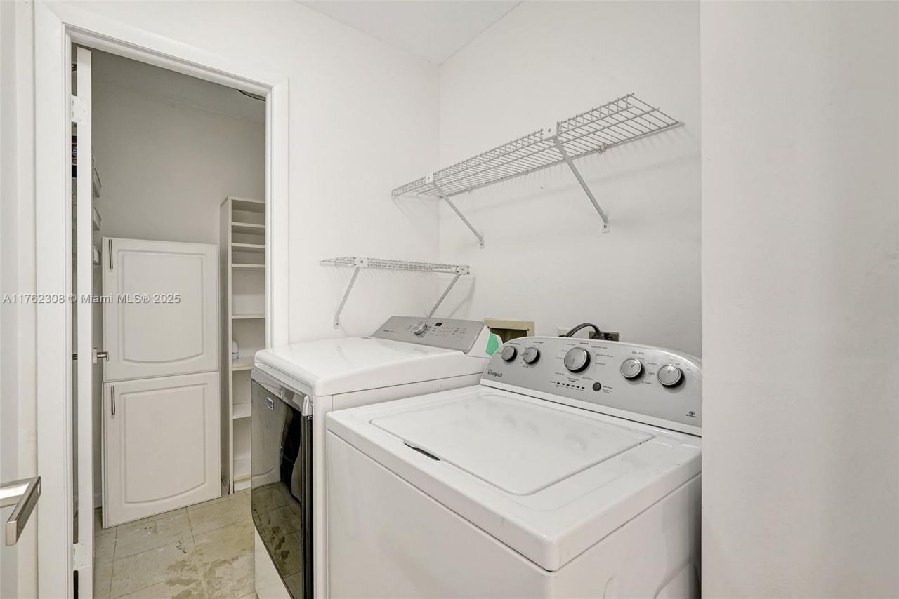 4000 Towerside Ter, Unit 302, Miami, FL 33138 Photo