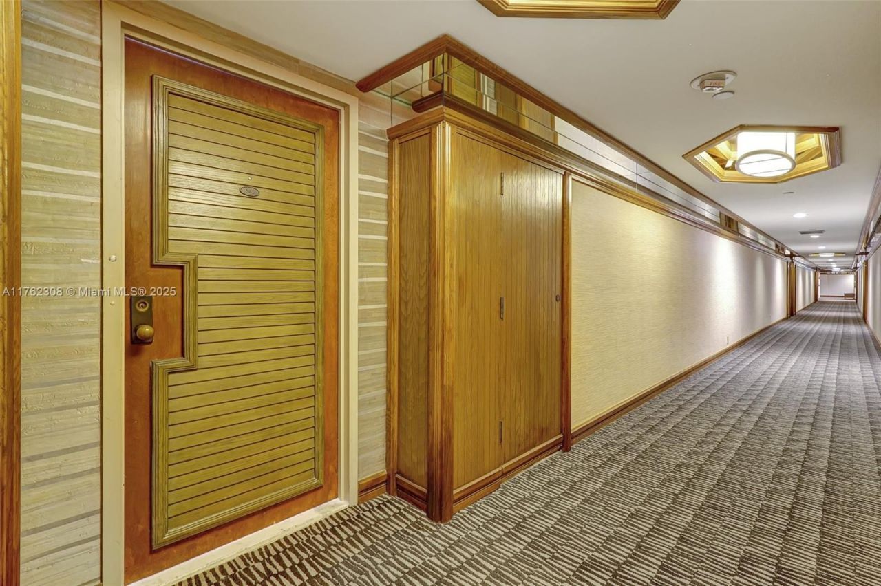 4000 Towerside Ter, Unit 302, Miami, FL 33138 Photo