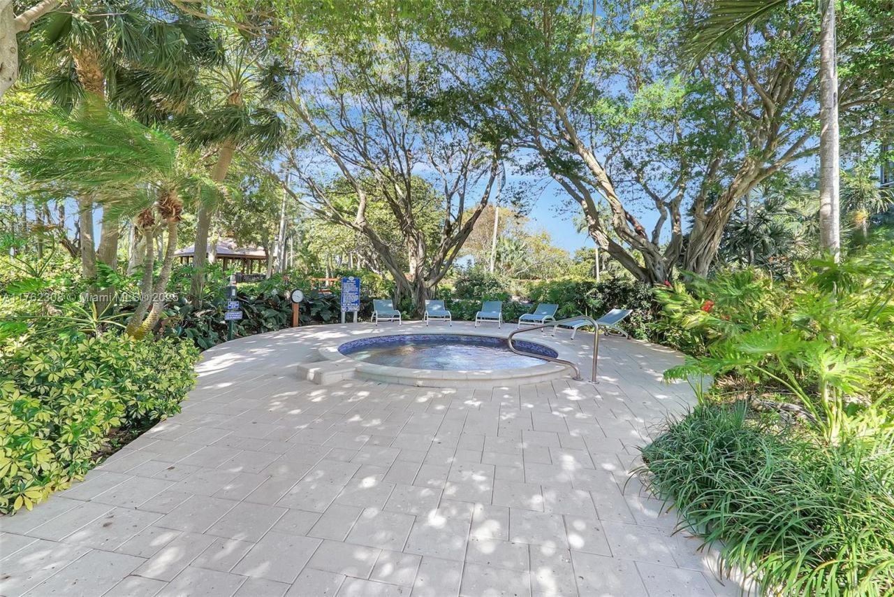 4000 Towerside Ter, Unit 302, Miami, FL 33138 Photo